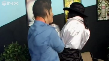 Dick Sucking Servant Screencap 2 on www.sinx.com