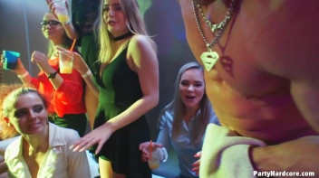 Party Hardcore Gone Crazy Vol. 38 Part 8 - Cam 1 Screencap 50 on www.sinx.com