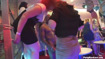 Party Hardcore Gone Crazy Vol. 35 Part 2 - Cam 1 Screencap 65 on www.sinx.com