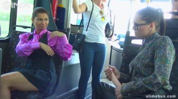 Babes Get Wet And Messy On The Bus Screencap 3 on www.sinx.com