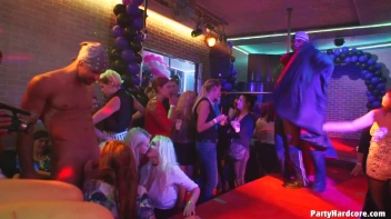 Party Hardcore Gone Crazy Vol. 38 Part 7 - Cam 2 Screencap 13 on www.sinx.com