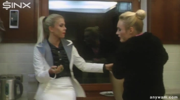 Wet and Messy Babes' Food Catfight Screencap 13 on www.sinx.com