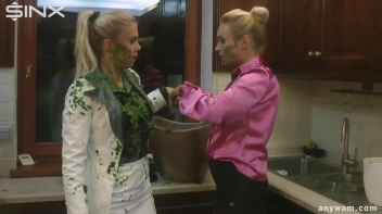 Wet and Messy Babes' Food Catfight Screencap 39 on www.sinx.com