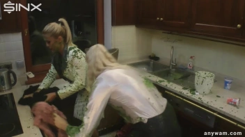 Wet and Messy Babes' Food Catfight Screencap 78 on www.sinx.com