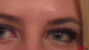 Leony's Live Shoe Pissing Screencap 38 on www.sinx.com