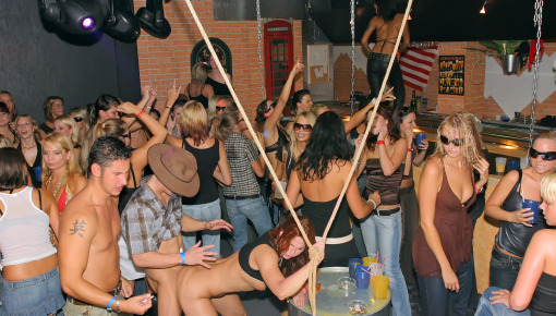 Latest deal - Roadhouse Hos Part 3 - Cam 3