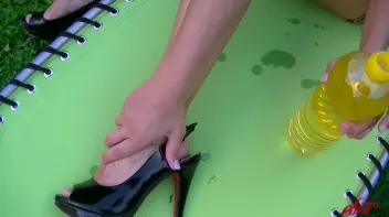 Smoking Hot And All Oiled Up Screencap 16 on www.sinx.com