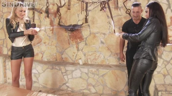 Leather Babes Aurelly Rebel & Kayla Green - Soaked in Jizz & Oil, Fucked in Ass, Face & Pussy Screencap 18 on www.sinx.com