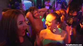 Party Hardcore Gone Crazy Vol. 38 Part 1 - Cam 1 Screencap 67 on www.sinx.com