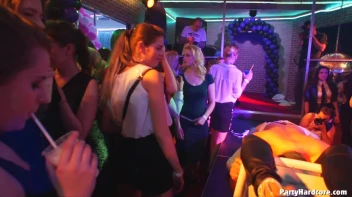 Party Hardcore Gone Crazy Vol. 38 Part 1 - Cam 1 Screencap 39 on www.sinx.com