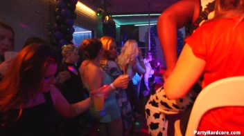 Party Hardcore Gone Crazy Vol. 38 Part 6 - Cam 1 Screencap 60 on www.sinx.com