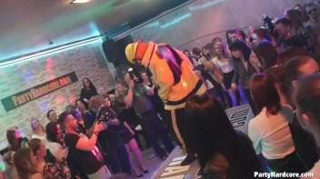 Party Hardcore Gone Crazy Vol. 31 Part 1 - Cam 2 Screencap 43 on www.sinx.com