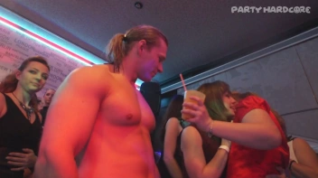 Party Hardcore Gone Crazy Vol. 25 Part 3 - Cam 1 Screencap 88 on www.sinx.com