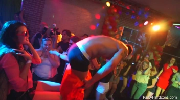 Party Hardcore Gone Crazy Vol. 36 Part 2 - Cam 1 Screencap 60 on www.sinx.com