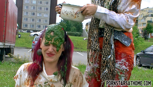 Latest deal - Ridiculously Messy Lunch At The Tram Stop